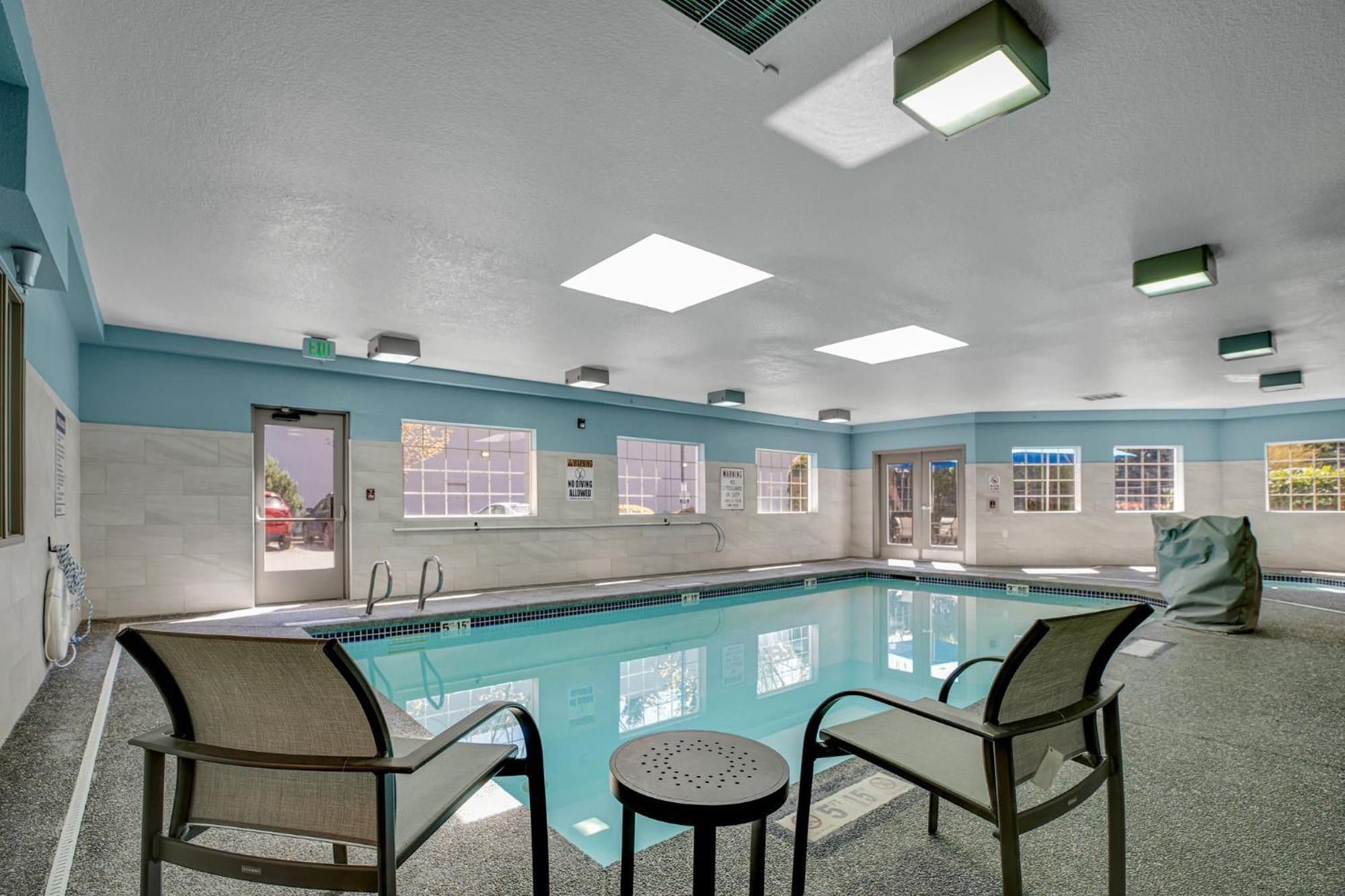 Holiday Inn Express Hotel & Suites Portland - Jantzen Beach By Ihg Esterno foto