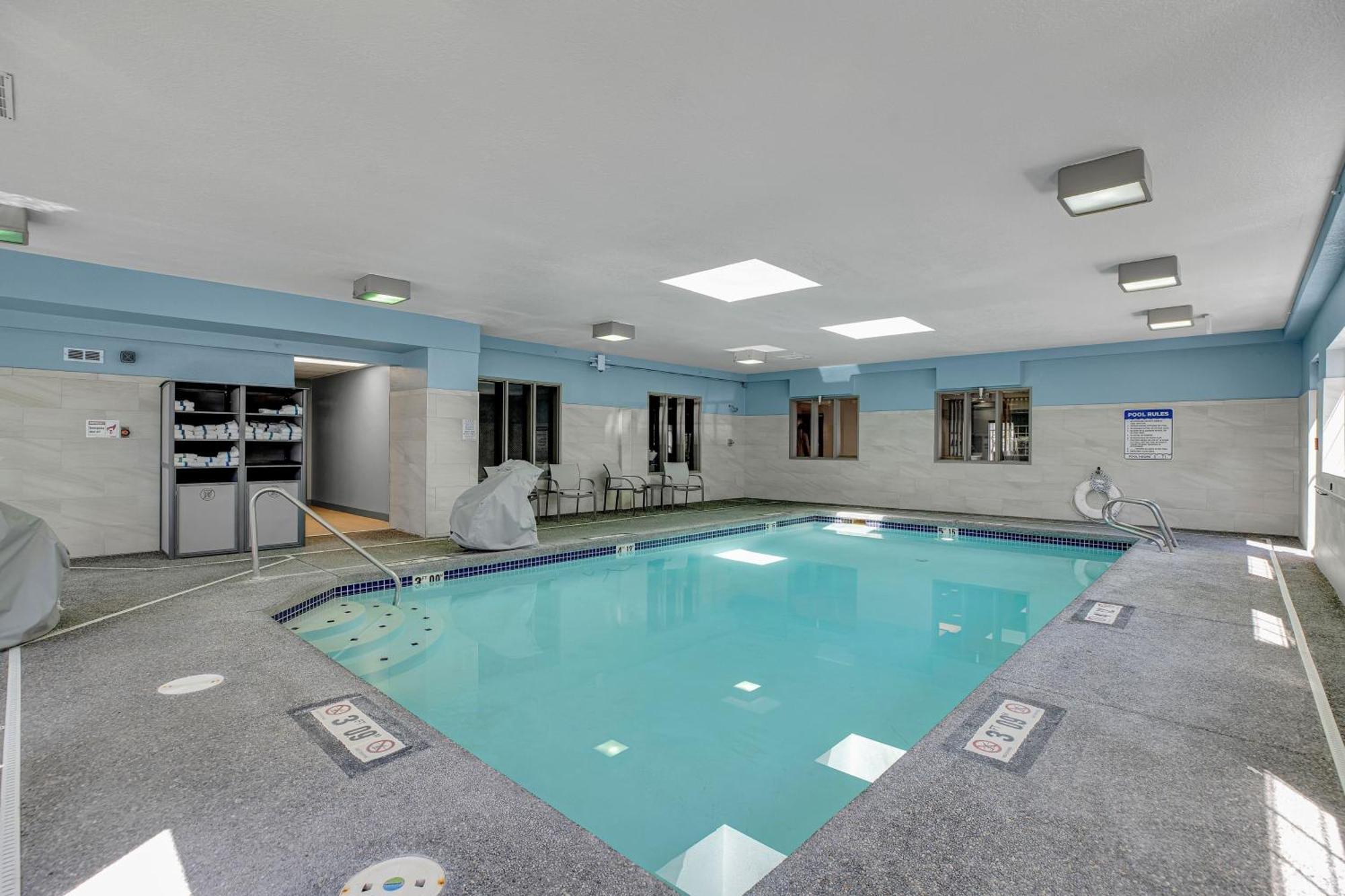 Holiday Inn Express Hotel & Suites Portland - Jantzen Beach By Ihg Esterno foto