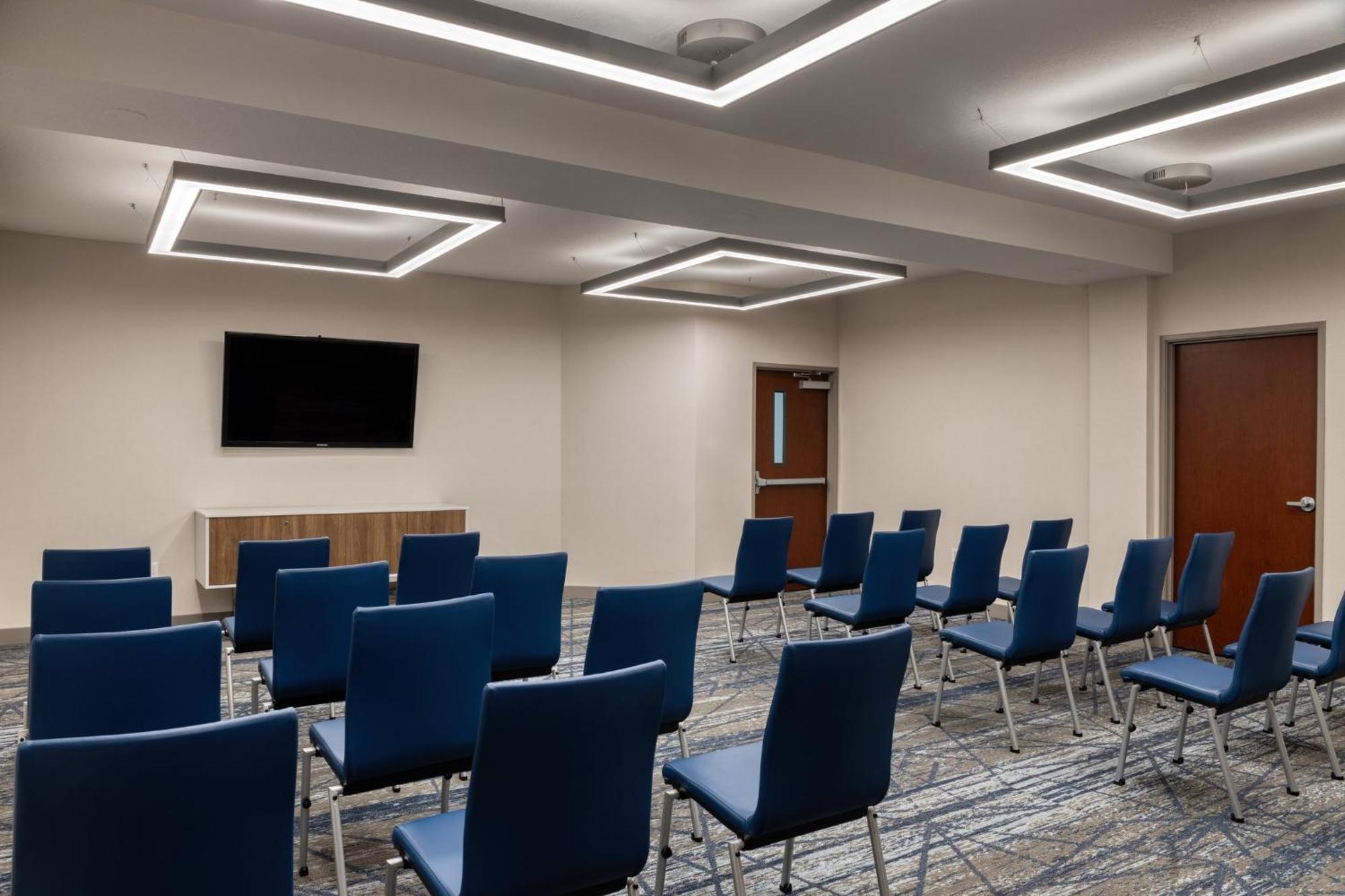 Holiday Inn Express Hotel & Suites Portland - Jantzen Beach By Ihg Esterno foto