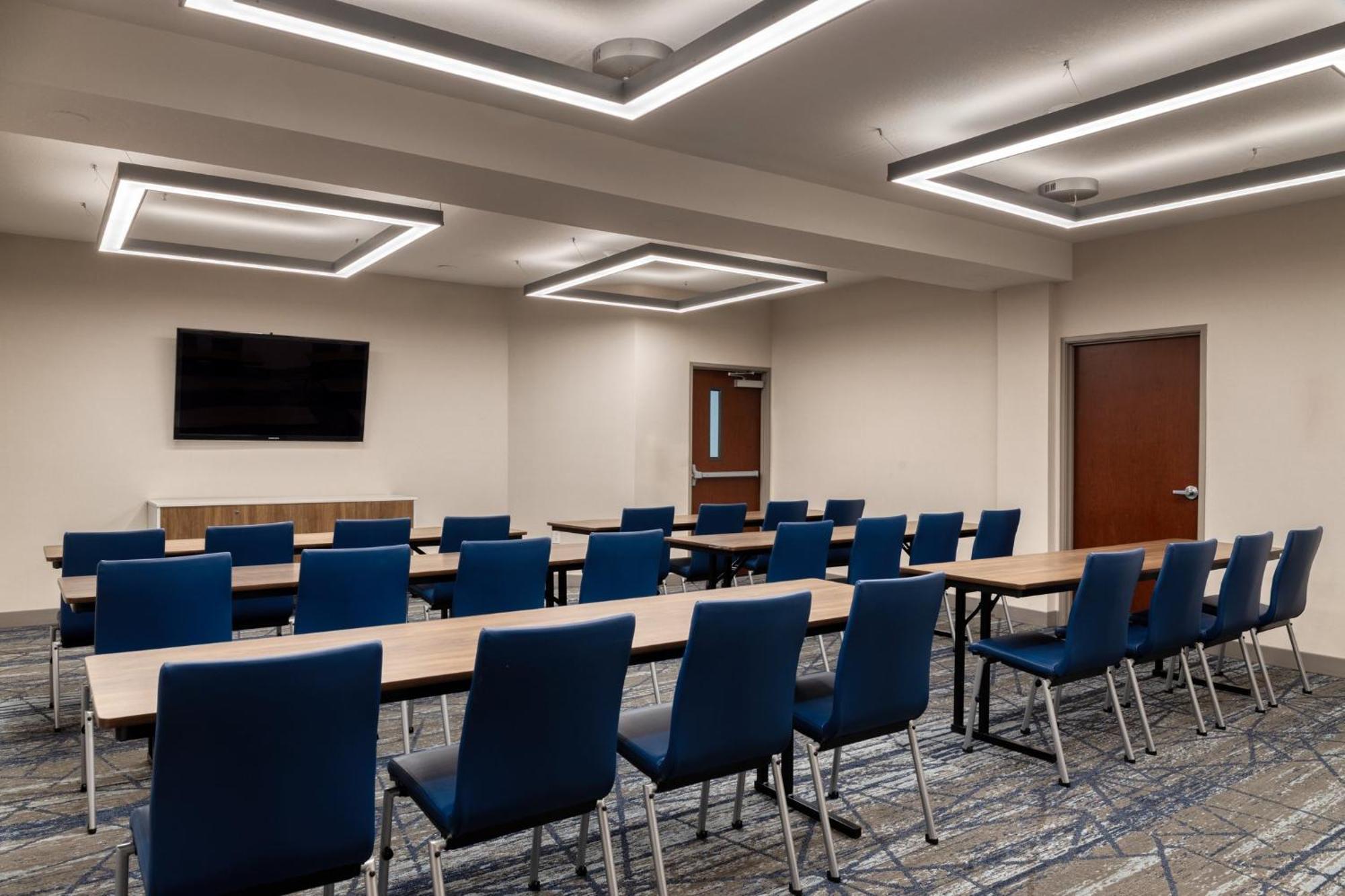 Holiday Inn Express Hotel & Suites Portland - Jantzen Beach By Ihg Esterno foto