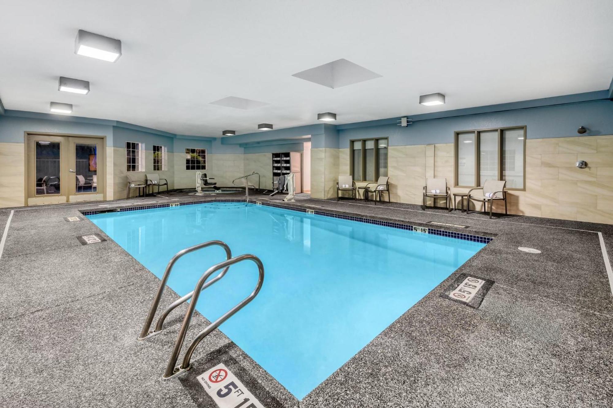 Holiday Inn Express Hotel & Suites Portland - Jantzen Beach By Ihg Esterno foto