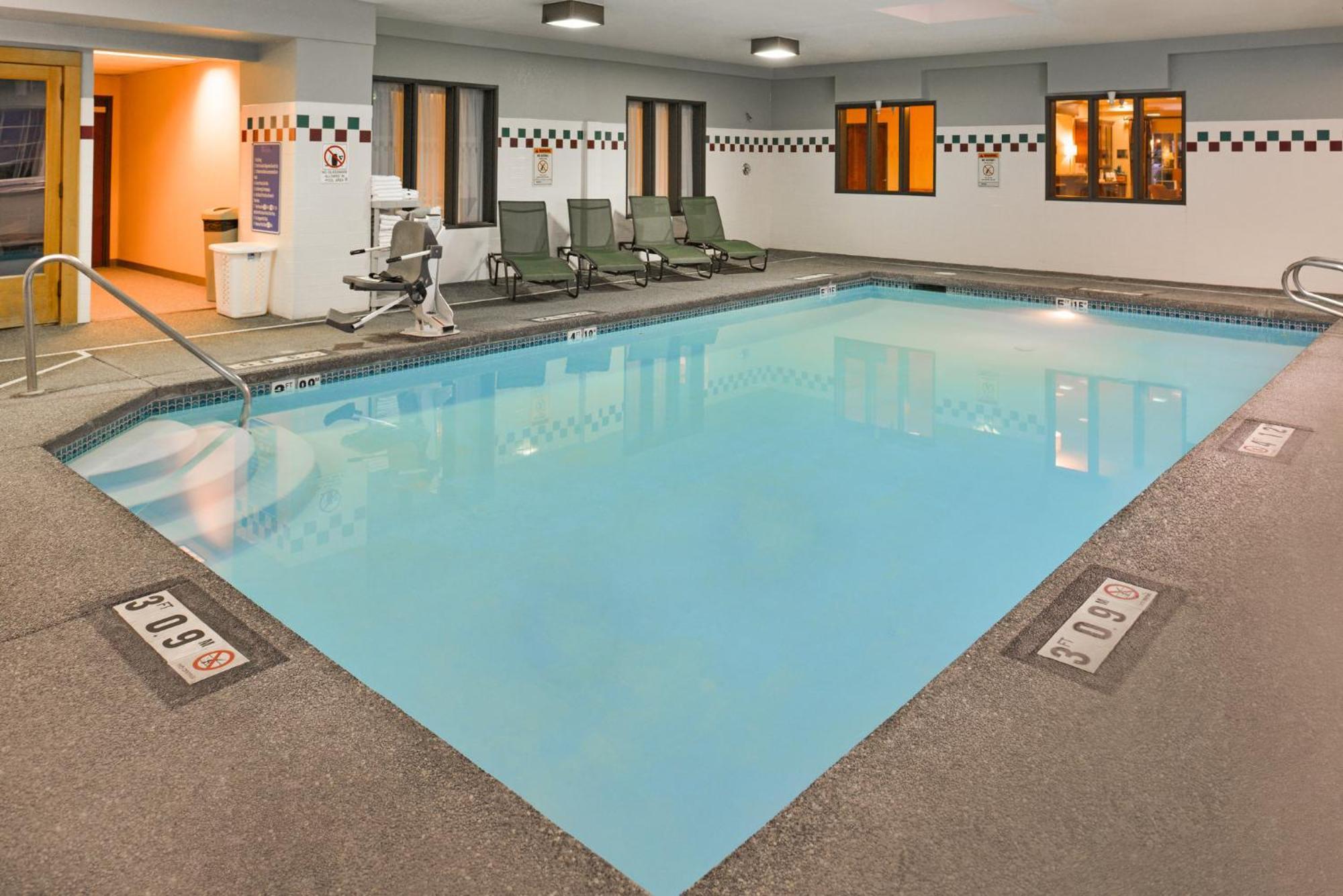 Holiday Inn Express Hotel & Suites Portland - Jantzen Beach By Ihg Esterno foto