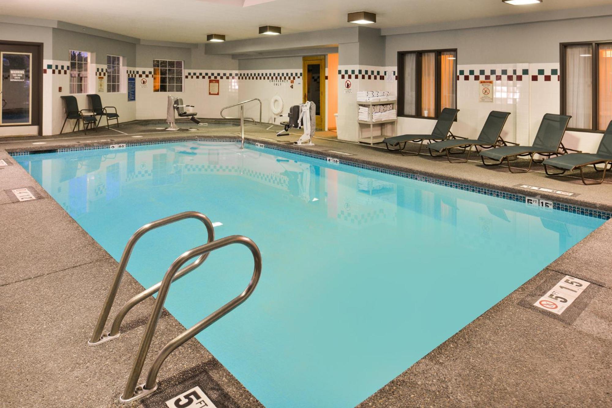 Holiday Inn Express Hotel & Suites Portland - Jantzen Beach By Ihg Esterno foto