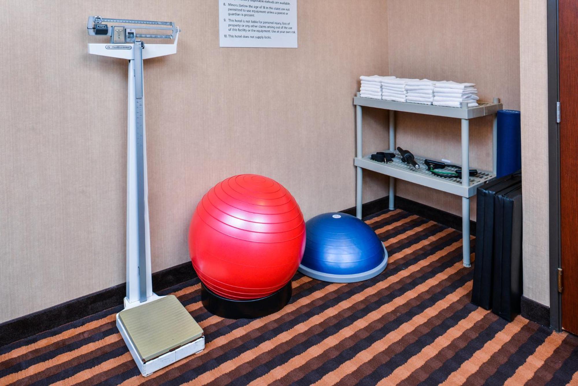 Holiday Inn Express Hotel & Suites Portland - Jantzen Beach By Ihg Esterno foto