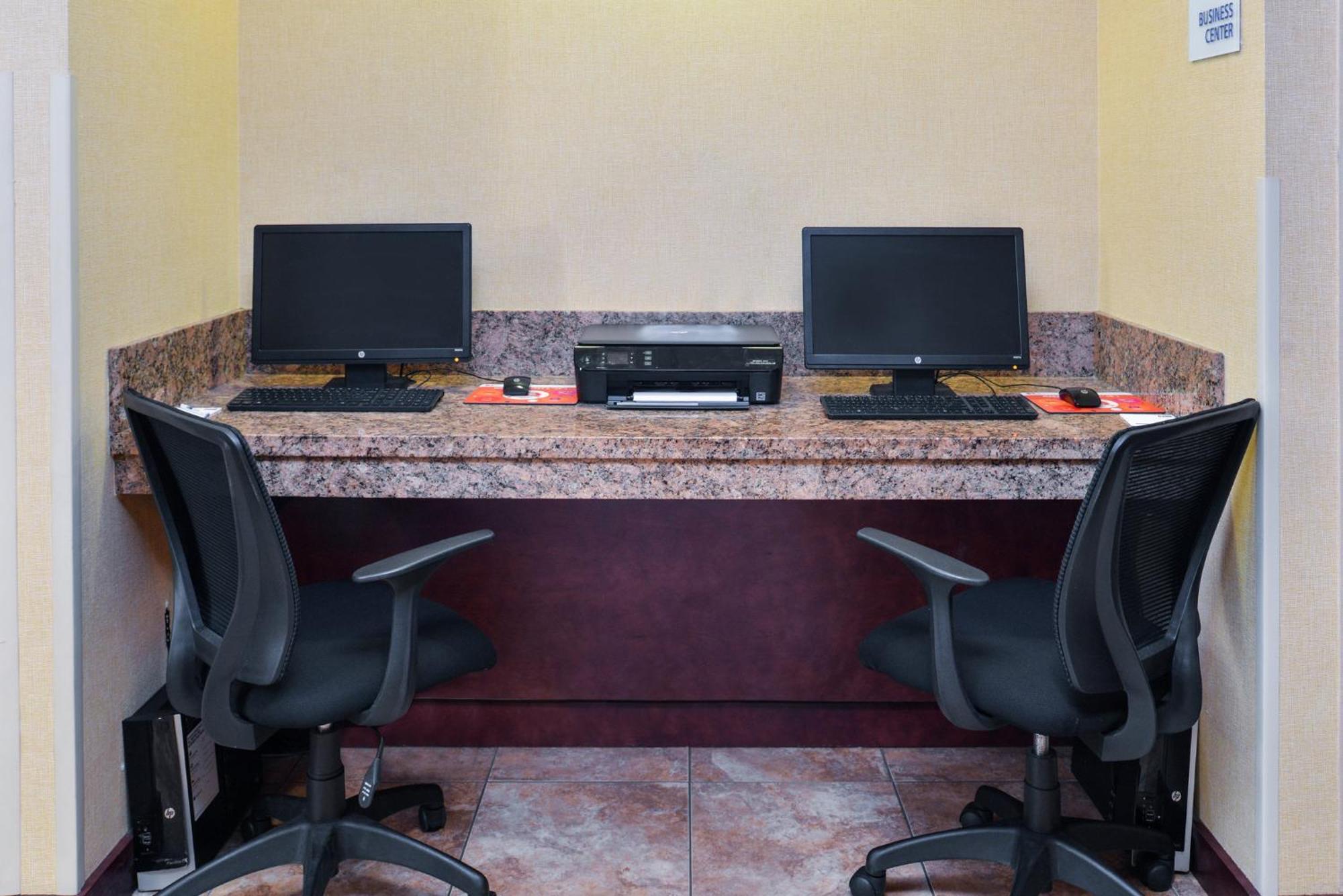 Holiday Inn Express Hotel & Suites Portland - Jantzen Beach By Ihg Esterno foto